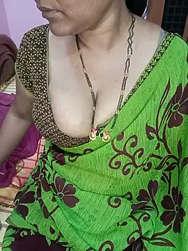 Snapshot of KannadaTamilTeluguBeauty chatting on 06-19-26, 03:18 KannadaTamilTeluguBeauty online show from 06-19-26, 03:18