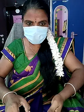 Snapshot of KannadaTamilTeluguBeauty chatting on 02-16-26, 10:58 KannadaTamilTeluguBeauty online show from 02-16-26, 10:58