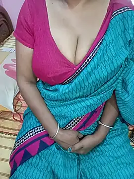 Snapshot of KannadaTamilTeluguBeauty chatting on 07-11-26, 04:35 KannadaTamilTeluguBeauty online show from 07-11-26, 04:35