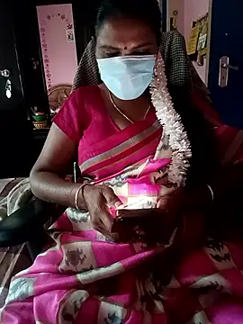 Snapshot of KannadaTamilTeluguBeauty chatting on 02-13-26, 10:26 KannadaTamilTeluguBeauty online show from 02-13-26, 10:26