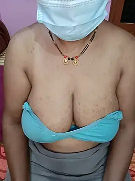 Snapshot of KannadaTamilTeluguBeauty chatting on 07-01-26, 07:58 KannadaTamilTeluguBeauty online show from 07-01-26, 07:58