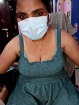 Snapshot of KannadaTamilTeluguBeauty chatting on 02-08-26, 06:05 KannadaTamilTeluguBeauty online show from 02-08-26, 06:05