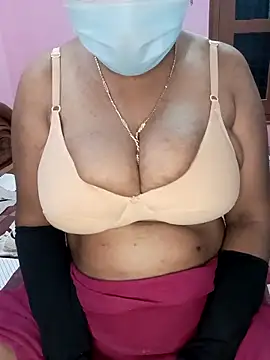 Snapshot of KannadaTamilTeluguBeauty chatting on 02-15-26, 10:20 KannadaTamilTeluguBeauty online show from 02-15-26, 10:20