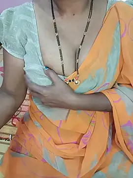 Snapshot of KannadaTamilTeluguBeauty chatting on 07-18-26, 08:23 KannadaTamilTeluguBeauty online show from 07-18-26, 08:23