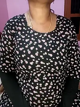 Snapshot of KannadaTamilTeluguBeauty chatting on 02-10-26, 02:16 KannadaTamilTeluguBeauty online show from 02-10-26, 02:16