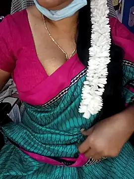 Snapshot of KannadaTamilTeluguBeauty chatting on 02-12-26, 08:25 KannadaTamilTeluguBeauty online show from 02-12-26, 08:25