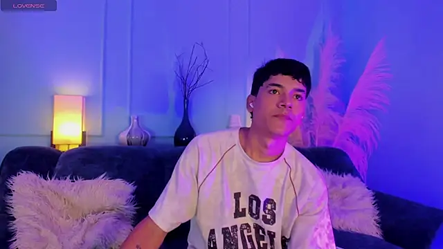 SandroVeyra online show from 11-04-25, 01:31