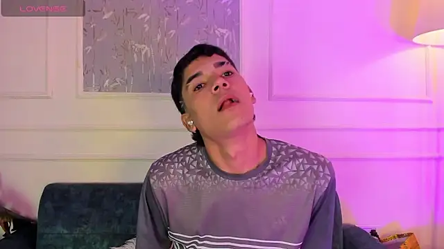 SandroVeyra online show from 12-20-25, 03:09