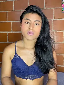 Snapshot of Michelle_Narvaez chatting on 09-26-25, 06:37 Michelle Narvaez online show from 09-26-25, 06:37