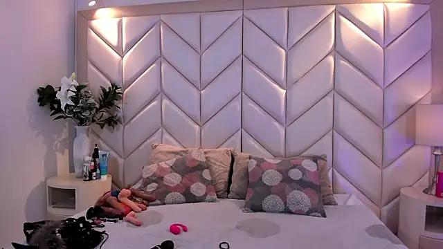 AishaValcazar online show from 03-27-26, 03:48