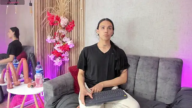 Almaazz online show from 04-18-26, 04:26