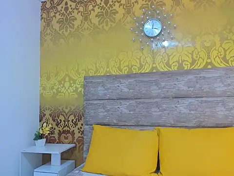 ElianaCollins online show from 12-22-25, 03:17