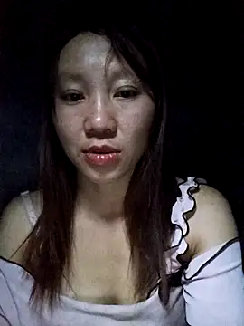 Snapshot of bonnie-00 chatting on 05-06-26, 02:43 bonnie-00 online show from 05-06-26, 02:43