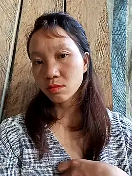 Snapshot of bonnie-00 chatting on 09-20-25, 02:05 bonnie-00 online show from 09-20-25, 02:05