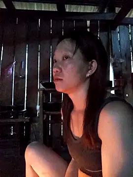 Snapshot of bonnie-00 chatting on 05-12-26, 10:49 bonnie-00 online show from 05-12-26, 10:49