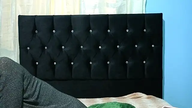 Snapshot of Sullyoonn chatting on 10-12-25, 02:24 Sullyoonn online show from 10-12-25, 02:24