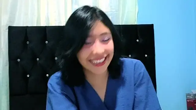 Snapshot of Sullyoonn chatting on 10-12-25, 10:55 Sullyoonn online show from 10-12-25, 10:55