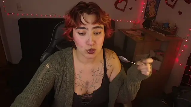 Miacatsito3 online show from 05-07-26, 11:41