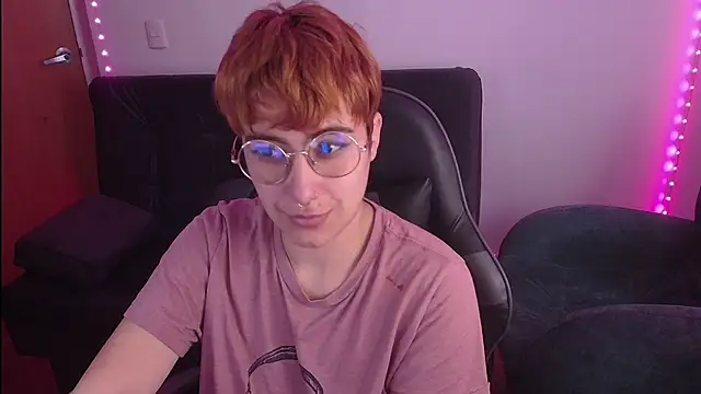 Miacatsito3 online show from 10-02-25, 05:27