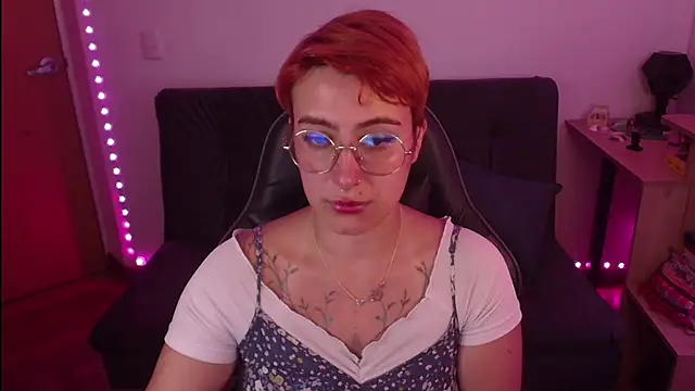 Miacatsito3 online show from 10-21-25, 09:58