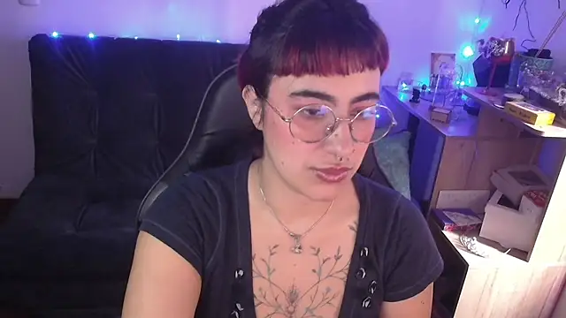 Miacatsito3 online show from 03-26-26, 04:49