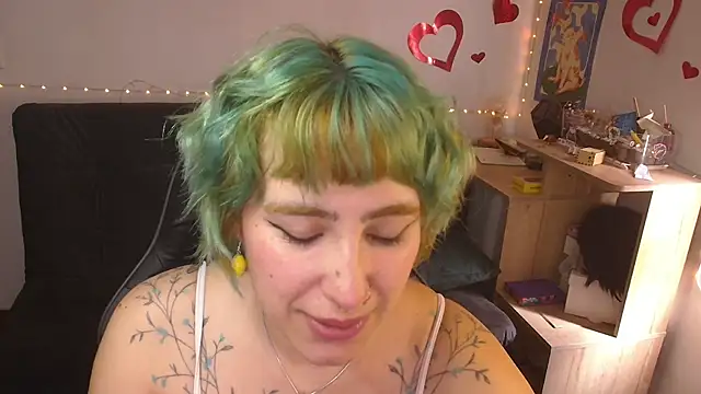 Snapshot of Miacatsito3 chatting on 07-12-26, 05:58 Miacatsito3 online show from 07-12-26, 05:58