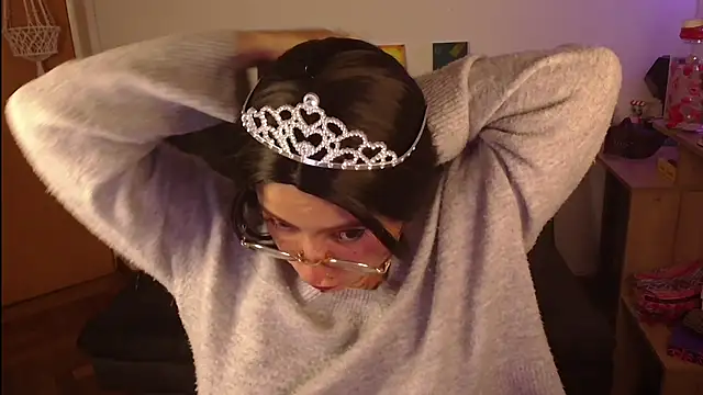 Miacatsito3 online show from 10-30-25, 01:15