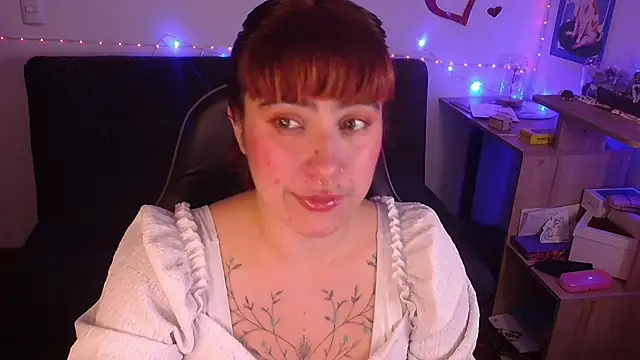 Miacatsito3 online show from 05-05-26, 03:31