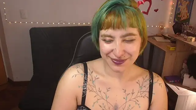 Snapshot of Miacatsito3 chatting on 07-11-26, 04:07 Miacatsito3 online show from 07-11-26, 04:07