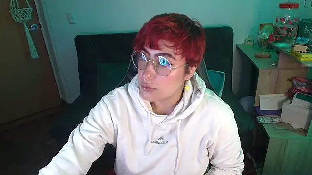 Miacatsito3 online show from 12-17-25, 03:44