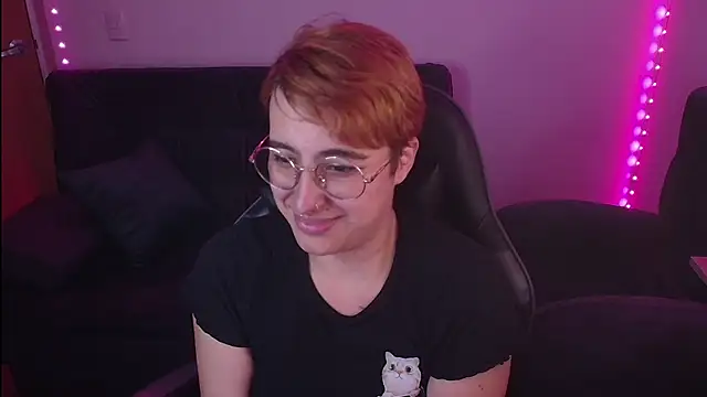 Miacatsito3 online show from 10-04-25, 02:24