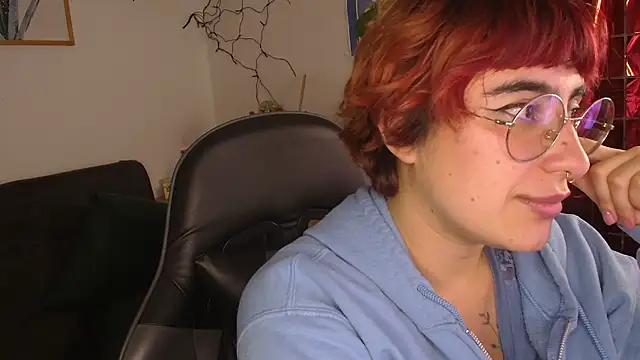 Snapshot of Miacatsito3 chatting on 02-20-26, 06:26 Miacatsito3 online show from 02-20-26, 06:26