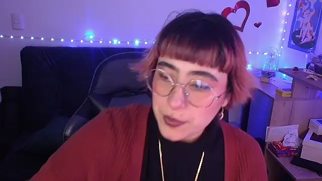 Miacatsito3 online show from 04-18-26, 06:49