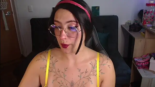 Miacatsito3 online show from 10-30-25, 09:33