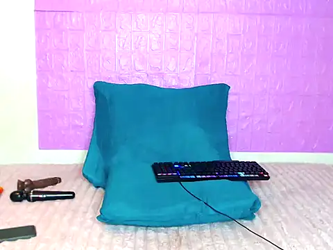 Snapshot of boujee01 chatting on 11-19-25, 09:59 boujee01 online show from 11-19-25, 09:59