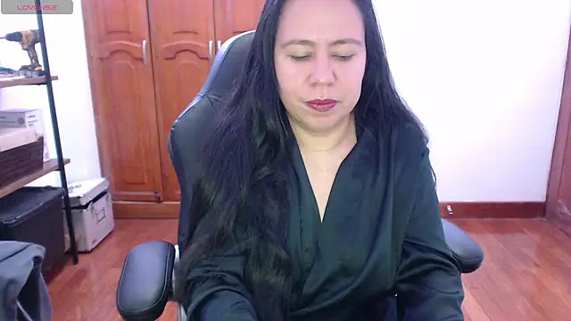 Snapshot of alexandraa19 chatting on 10-11-25, 04:02 alexandraa19 online show from 10-11-25, 04:02