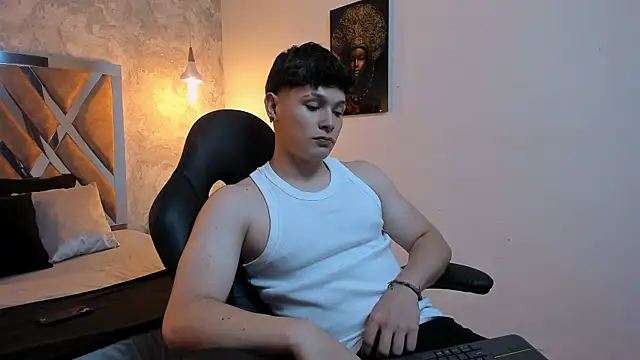Snapshot of kraven_lust chatting on 06-17-26, 03:06 kraven lust online show from 06-17-26, 03:06