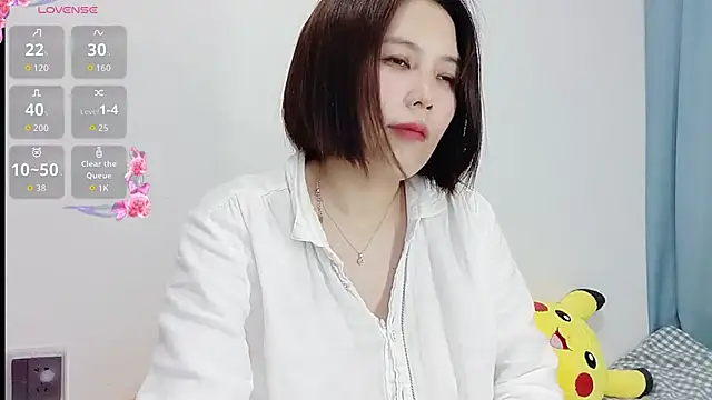 Snapshot of Miraitowa_ chatting on 06-26-26, 04:13 Miraitowa online show from 06-26-26, 04:13