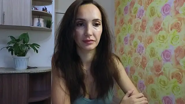 Snapshot of Lillian-Clark chatting on 10-23-25, 04:00 Lillian-Clark online show from 10-23-25, 04:00