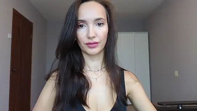 Snapshot of Lillian-Clark chatting on 09-18-25, 04:15 Lillian-Clark online show from 09-18-25, 04:15