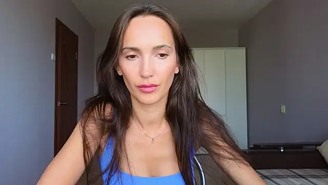 Lillian-Clark online show from 04-18-26, 10:39