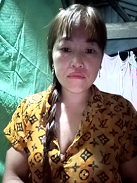 Snapshot of Vuong_x chatting on 10-06-25, 10:54 Vuong x online show from 10-06-25, 10:54