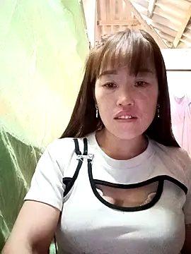 Snapshot of Vuong_x chatting on 10-10-25, 03:07 Vuong x online show from 10-10-25, 03:07