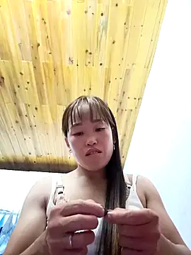 Snapshot of Vuong_x chatting on 10-05-25, 06:59 Vuong x online show from 10-05-25, 06:59