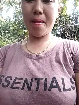 Snapshot of Dung_x chatting on 03-01-26, 05:07 Dung x online show from 03-01-26, 05:07