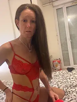 Kristinatreize online show from 12-20-25, 05:16