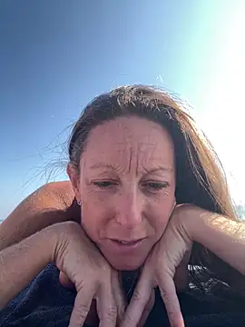 Kristinatreize online show from 10-12-25, 09:43