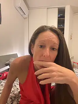 Kristinatreize online show from 11-20-25, 05:46