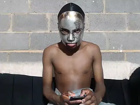 Romeo Favent online show from 09-28-25, 01:12