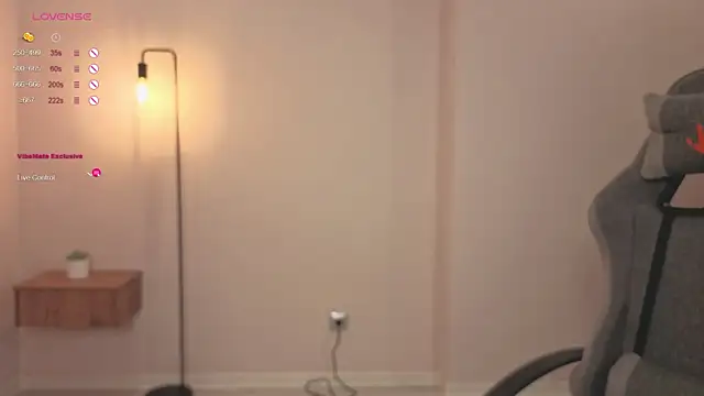 Frences Eyes online show from 10-29-25, 01:43